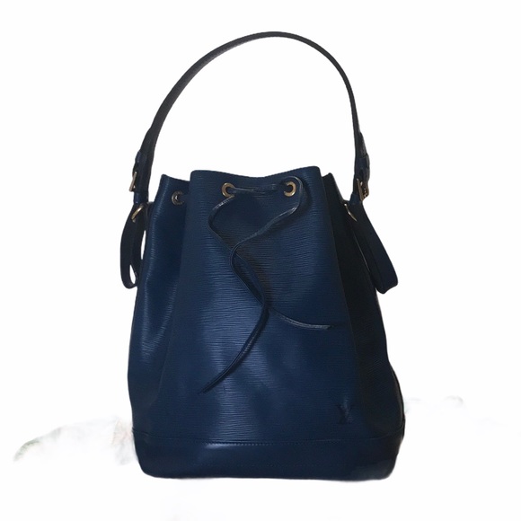 Louis Vuitton Handbags - 🎉HP🎉🍾 FIRM EUC Vintage Louis Vuitton Large Noe  #AR0985